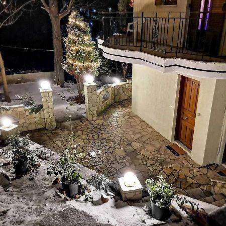Keramidaki Mini Suites 4 Калаврита Екстериор снимка