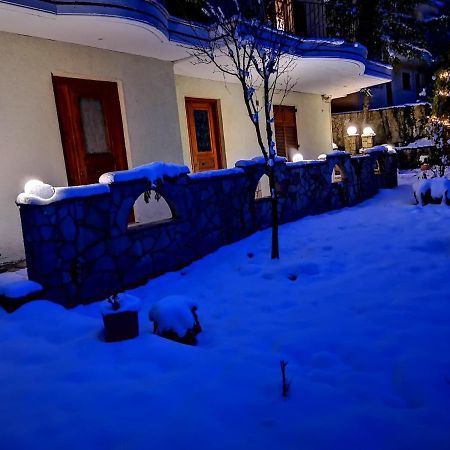 Keramidaki Mini Suites 4 Калаврита Екстериор снимка