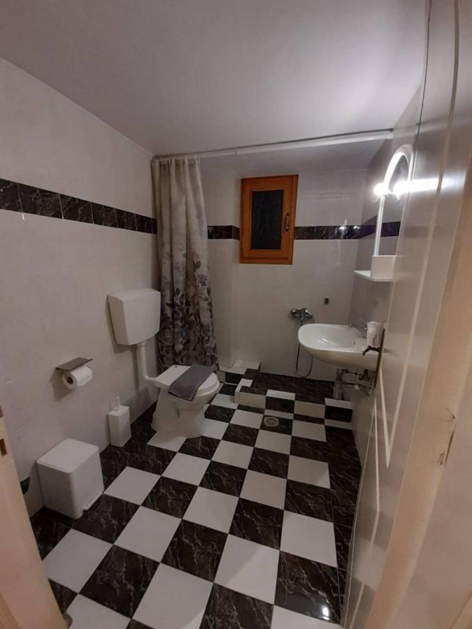 Keramidaki Mini Suites 4 Калаврита Екстериор снимка
