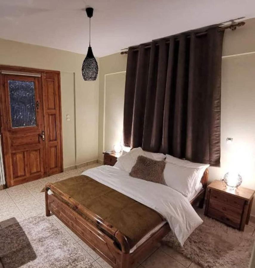Keramidaki Mini Suites 4 Калаврита Екстериор снимка